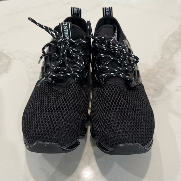 SKDOIUL Athletic Mesh Breathable Running Shoes Mens 7.5 Black Gym Workout Casual - Picture 2 of 8